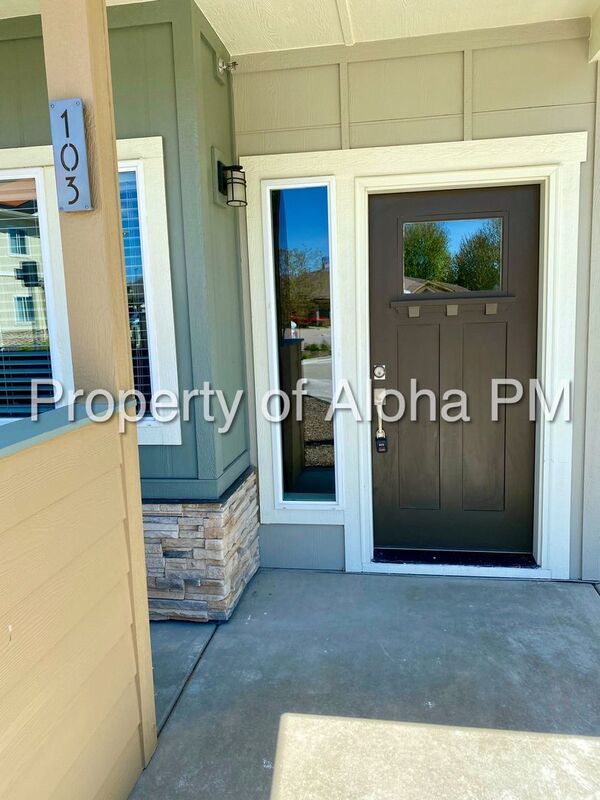 Don’t miss out on this beautifully spacious townhome in Columbia Village! property image