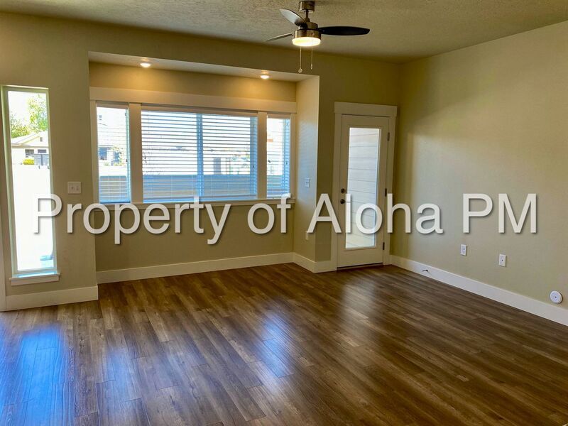 Don’t miss out on this beautifully spacious townhome in Columbia Village! property image