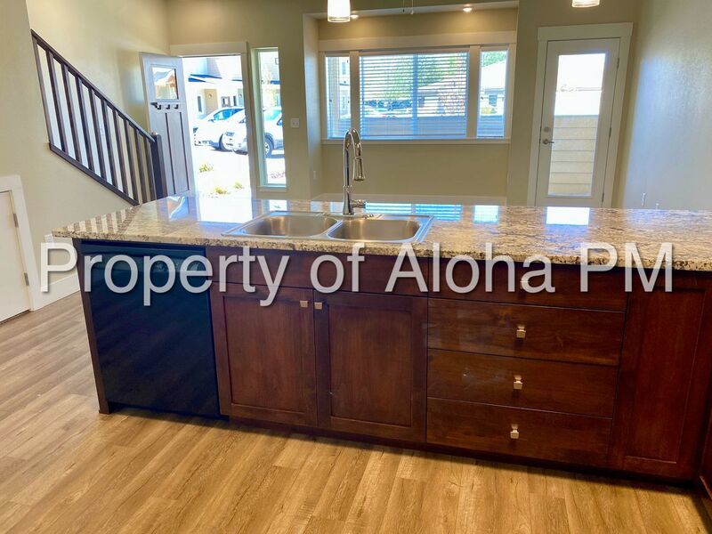 Don’t miss out on this beautifully spacious townhome in Columbia Village! property image