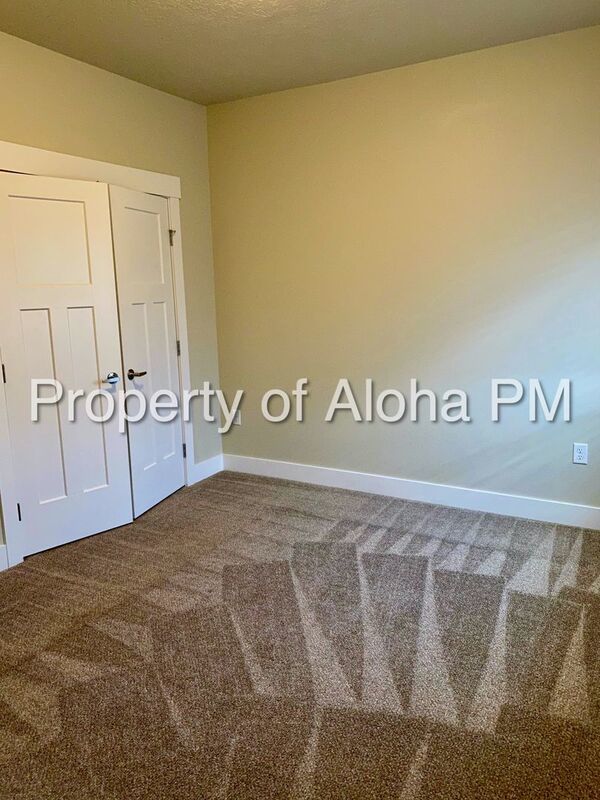 Don’t miss out on this beautifully spacious townhome in Columbia Village! property image