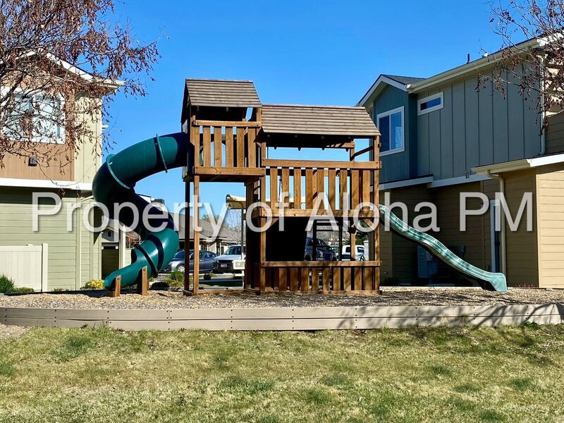 Don’t miss out on this beautifully spacious townhome in Columbia Village! property image