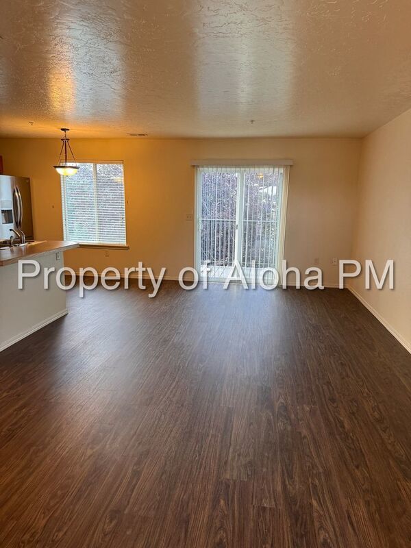 Comfy 2 Bedroom 2 Bathroom off of Pine in Meridian! property image
