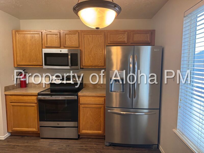 Comfy 2 Bedroom 2 Bathroom off of Pine in Meridian! property image