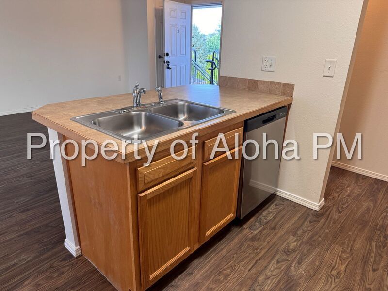Comfy 2 Bedroom 2 Bathroom off of Pine in Meridian! property image