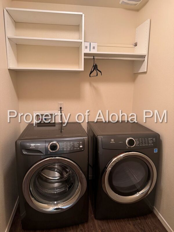Comfy 2 Bedroom 2 Bathroom off of Pine in Meridian! property image