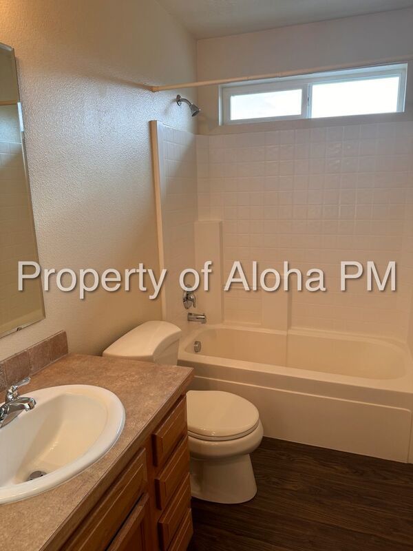 Comfy 2 Bedroom 2 Bathroom off of Pine in Meridian! property image
