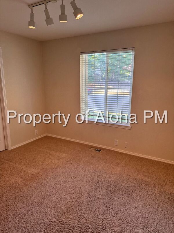 Charming 3-bedroom, 2-bathroom home located in the heart of Meridian property image