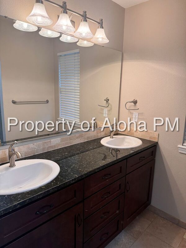 Charming 3-bedroom, 2-bathroom home located in the heart of Meridian property image