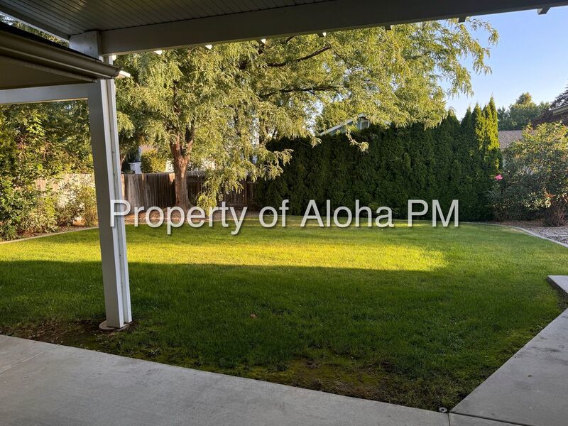 Charming 3-bedroom, 2-bathroom home located in the heart of Meridian property image
