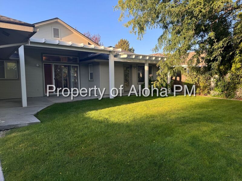 Charming 3-bedroom, 2-bathroom home located in the heart of Meridian property image
