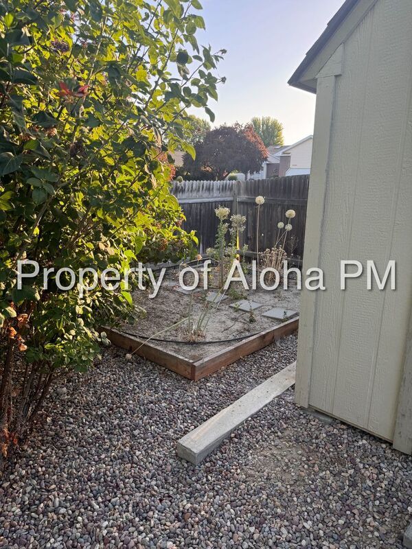 Charming 3-bedroom, 2-bathroom home located in the heart of Meridian property image