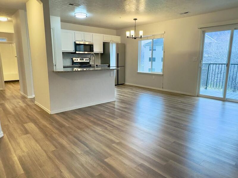 Beautiful 2 Bedroom 2 Bathroom off of Pine in Meridian! property image