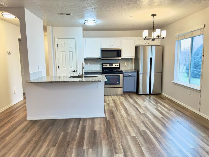 Beautiful 2 Bedroom 2 Bathroom off of Pine in Meridian! property image