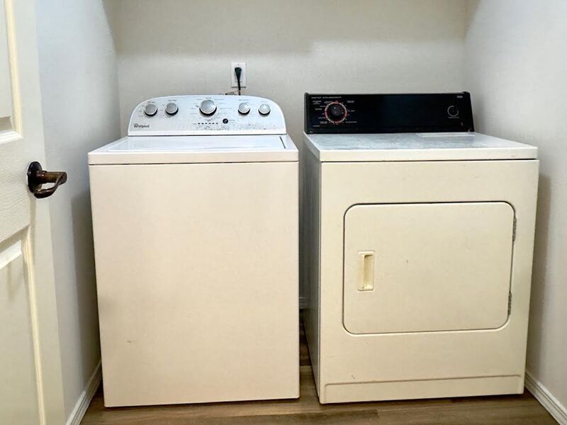 Beautiful 2 Bedroom 2 Bathroom off of Pine in Meridian! property image
