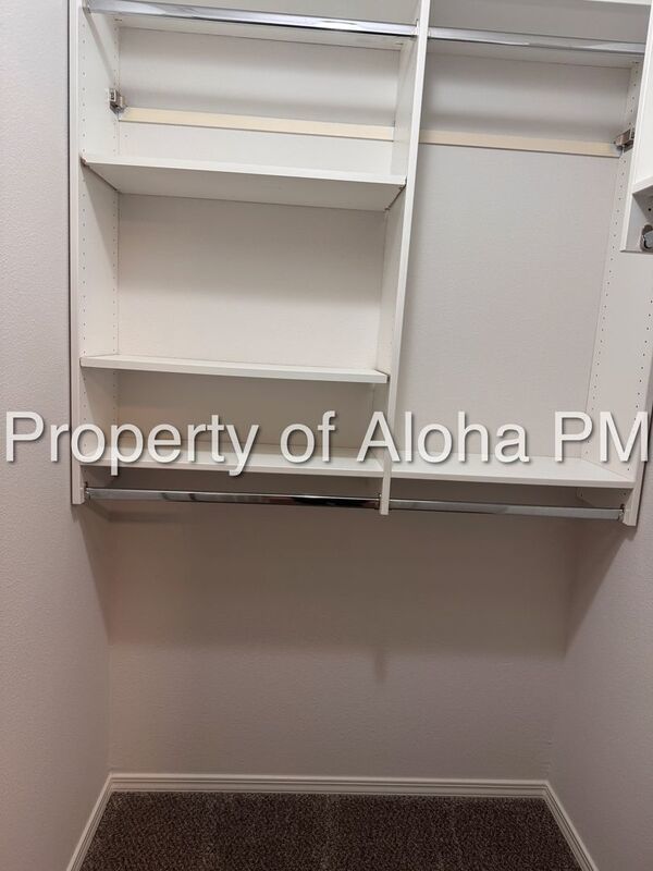 Large 3 Bedroom 2 Bathroom off of Pine in Meridian! property image