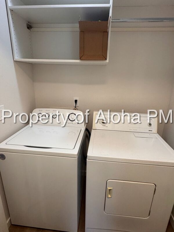 Large 3 Bedroom 2 Bathroom off of Pine in Meridian! property image