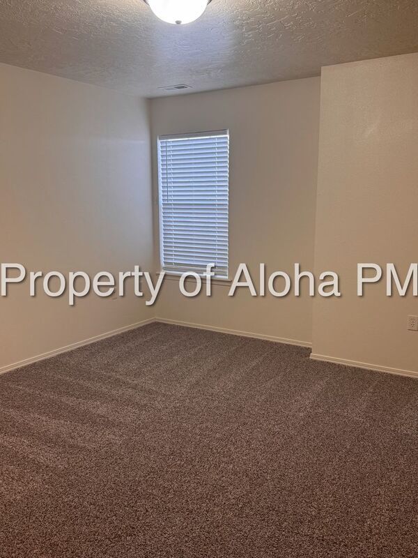 Comfy 2 Bedroom 2 Bathroom off of Pine in Meridian! property image