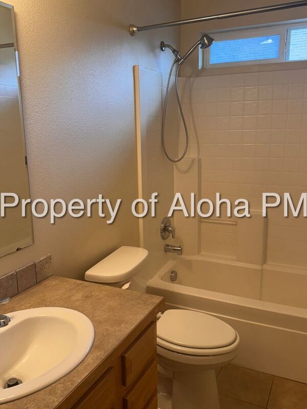 Comfy 2 Bedroom 2 Bathroom off of Pine in Meridian! property image