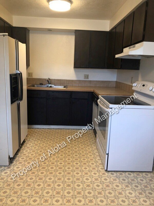 Don’t miss out on this cozy 2-bedroom, 1-bath upper unit! property image