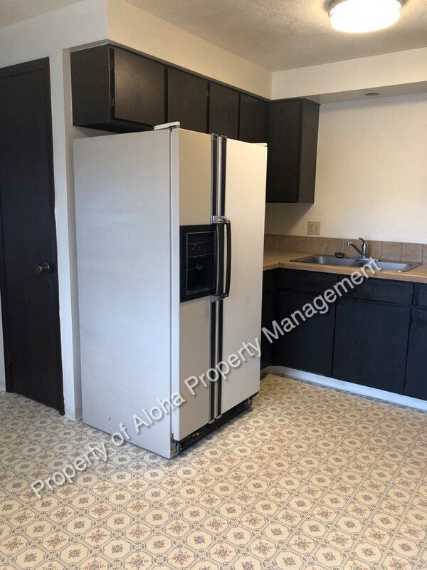 Don’t miss out on this cozy 2-bedroom, 1-bath upper unit! property image