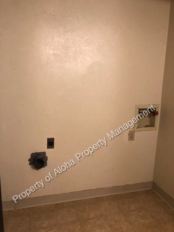 Don’t miss out on this cozy 2-bedroom, 1-bath upper unit! property image
