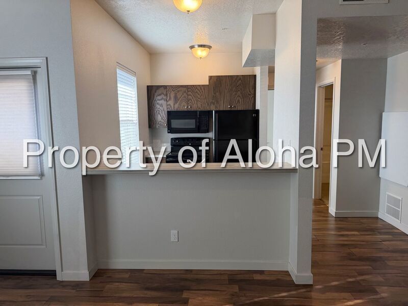 Modern 2 Bedroom 2 Bath off of Ustick in Boise! property image