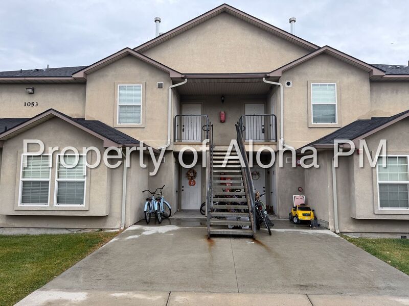 Spacious 2 Bedroom, 2 Bathroom Apartment – Prime Location off Linder & Pine! property image