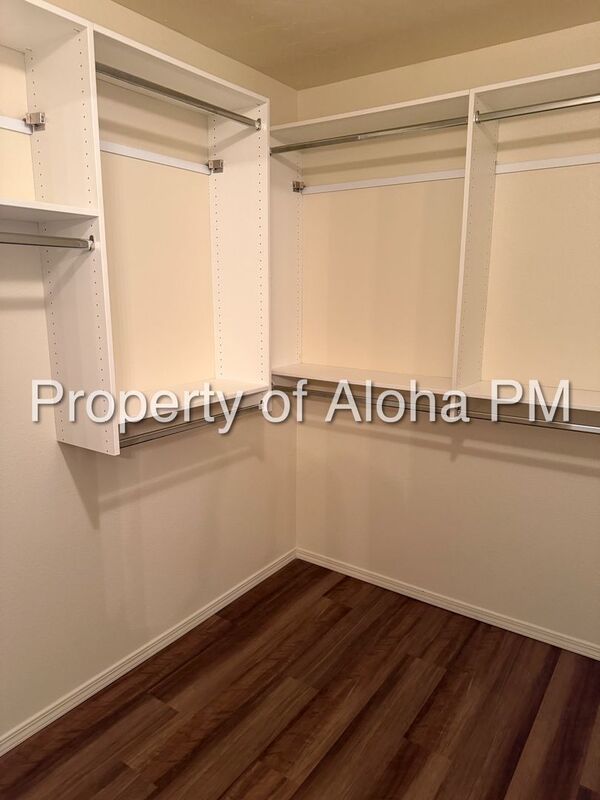Spacious 2 Bedroom, 2 Bathroom Apartment – Prime Location off Linder & Pine! property image