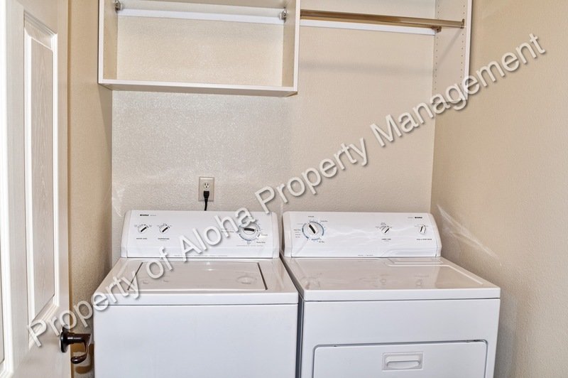 Large 3 Bedroom 2 Bathroom off of Pine & Linder in Meridian! property image