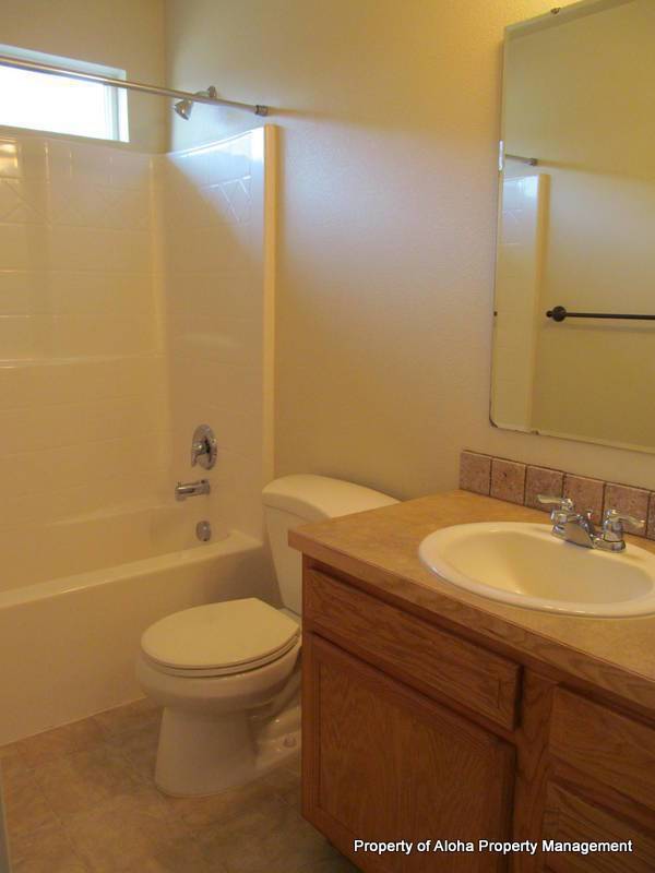 Comfy 2 Bedroom 2 Bathroom off of Pine in Meridian! property image