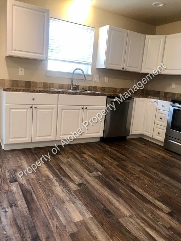 Amazing 3 Bedroom 2.5 Bath in Nampa off Amity!! property image