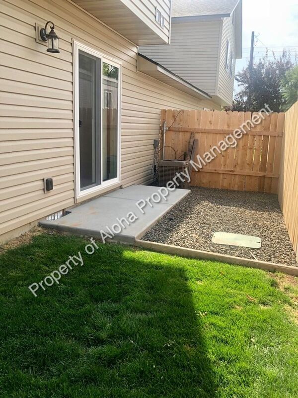 Amazing 3 Bedroom 2.5 Bath in Nampa off Amity!! property image