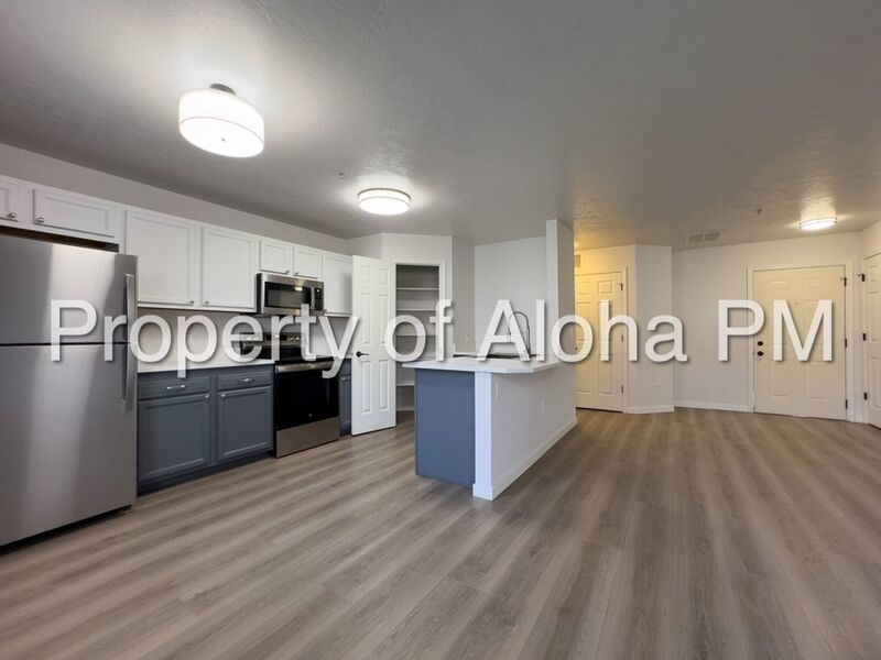 Large 3 Bedroom 2 Bathroom off of Pine in Meridian! property image