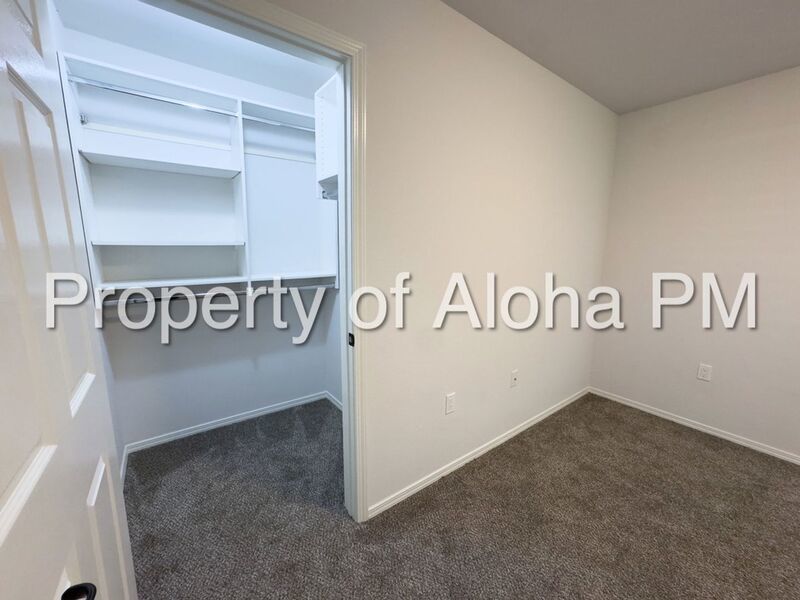 Large 3 Bedroom 2 Bathroom off of Pine in Meridian! property image