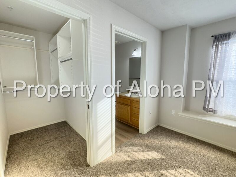 Large 3 Bedroom 2 Bathroom off of Pine in Meridian! property image