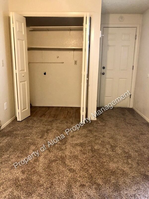 2 Bed 1 Bath Duplex off 5 Mile!! property image