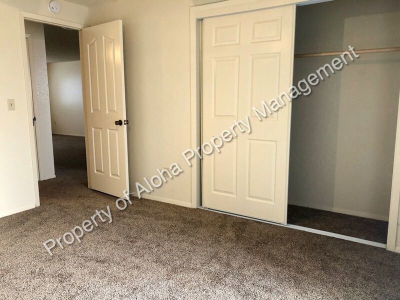 2 Bed 1 Bath Duplex off 5 Mile!! property image