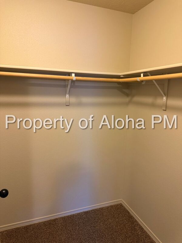 Conveniently located 2 bed 2 bath near the freeway! property image