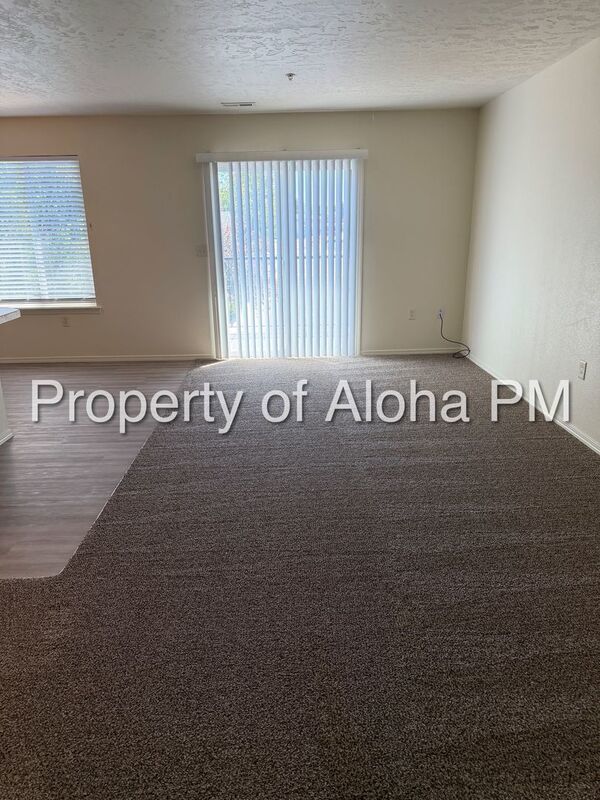 Comfy 2 Bedroom 2 Bathroom off of Pine in Meridian! property image