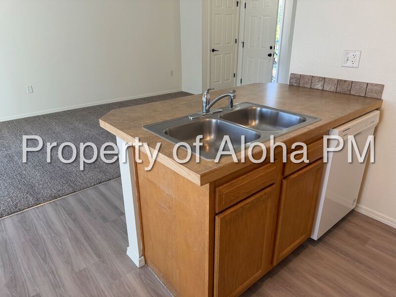 Comfy 2 Bedroom 2 Bathroom off of Pine in Meridian! property image