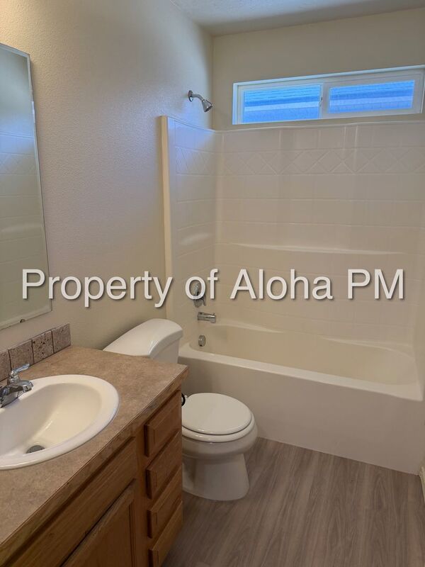 Comfy 2 Bedroom 2 Bathroom off of Pine in Meridian! property image