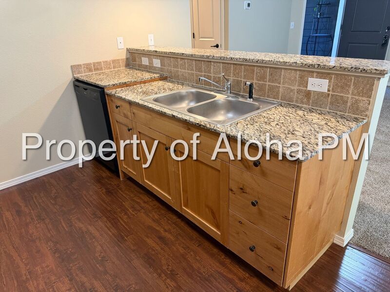 Conveniently located 2 bed 2 bath in Boise! property image