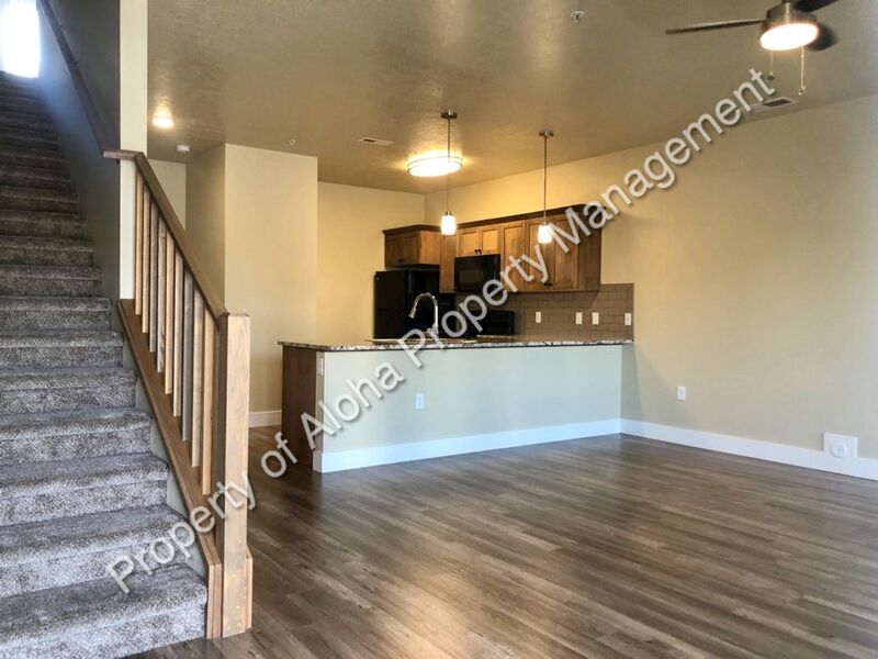 Beautiful 3 Bed 2.5 Bath Townhome in Columbia Village! property image