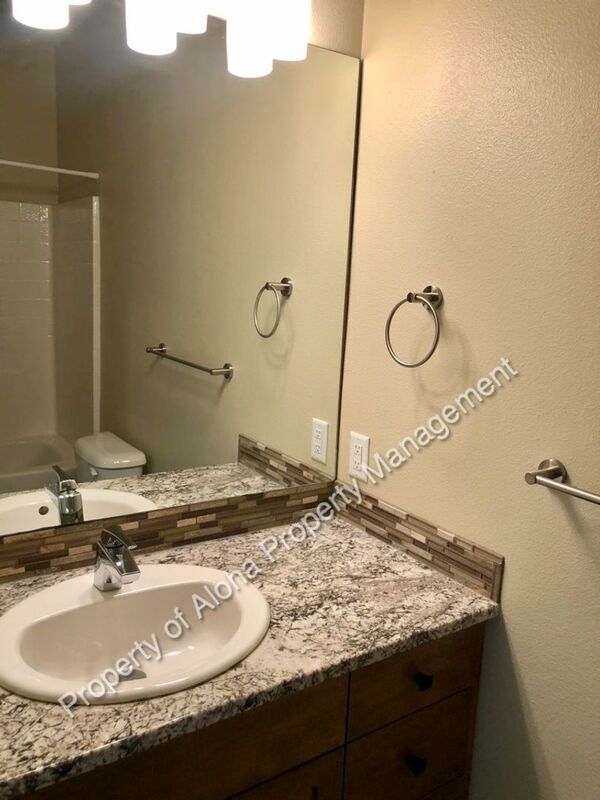 Beautiful 3 Bed 2.5 Bath Townhome in Columbia Village! property image