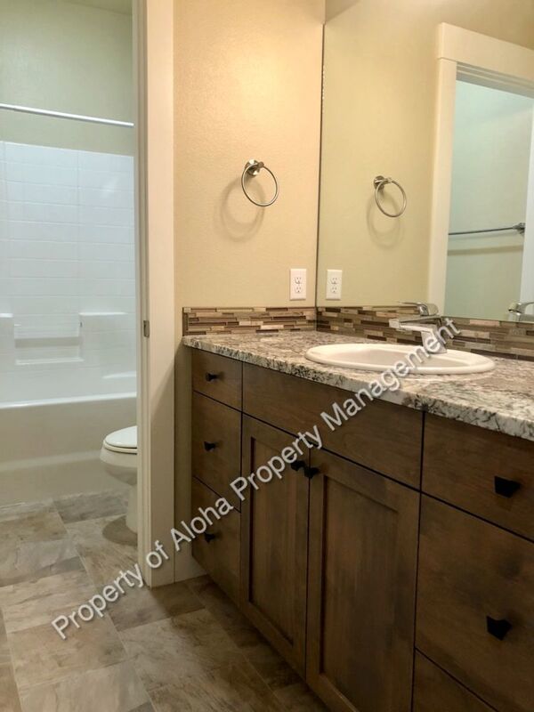 Beautiful 3 Bed 2.5 Bath Townhome in Columbia Village! property image