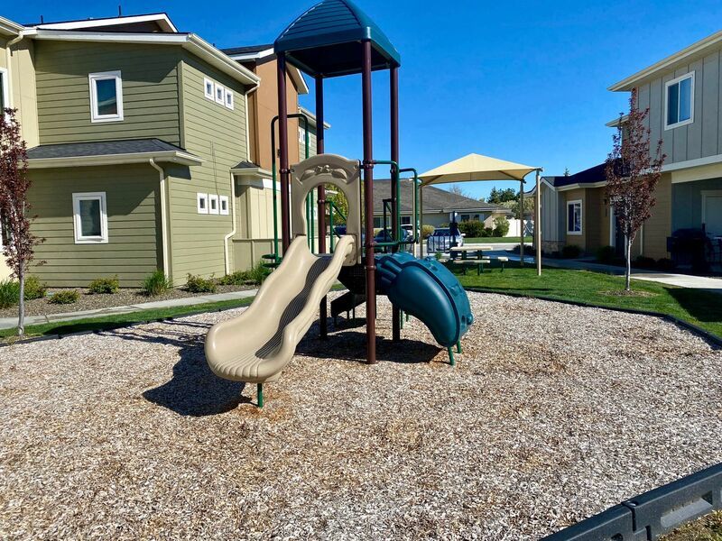 Beautiful 3 Bed 2.5 Bath Townhome in Columbia Village! property image