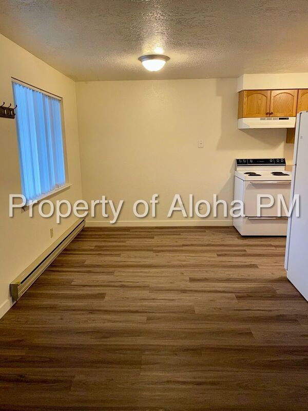 Ideal Location Off of State 2 Bedroom 1 Bathroom! property image