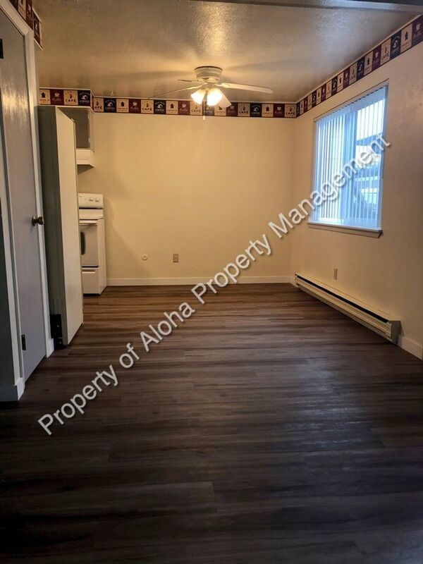 Ideal Location Off of State 2 Bedroom 1 Bathroom! property image