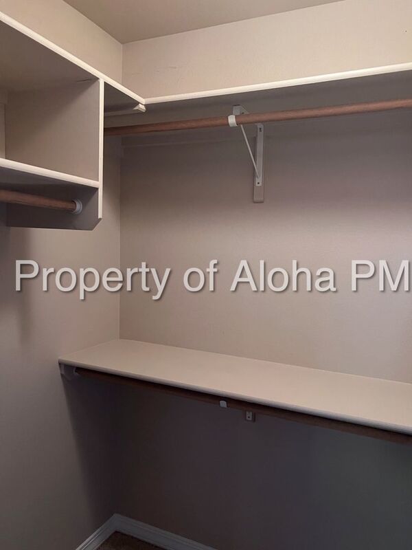 Adorable 2-Story 3 Bedroom 2.5 Bathroom Home, Located on the Bench!! property image