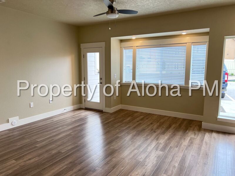 Don't miss this beautifully 3 bedroom spacious townhome in Columbia Village! property image